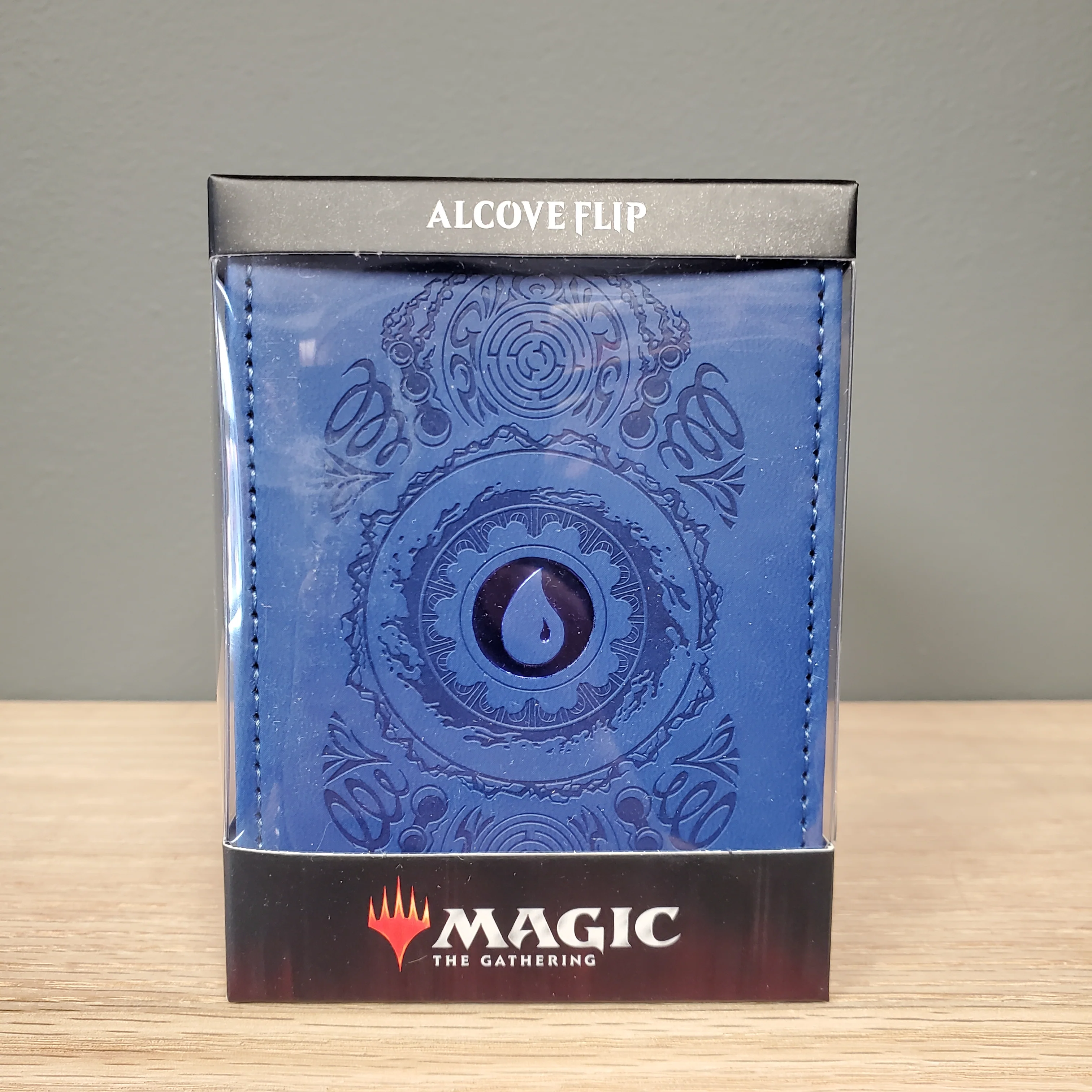Ultra-PRO: MTG Alcove Flip Box - Mana 7 Island